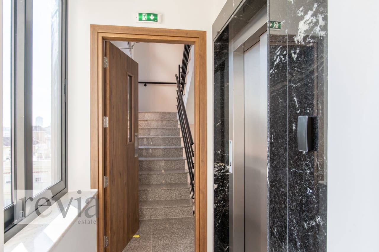 066f21a839d44b2aa2eb084af3a39c17