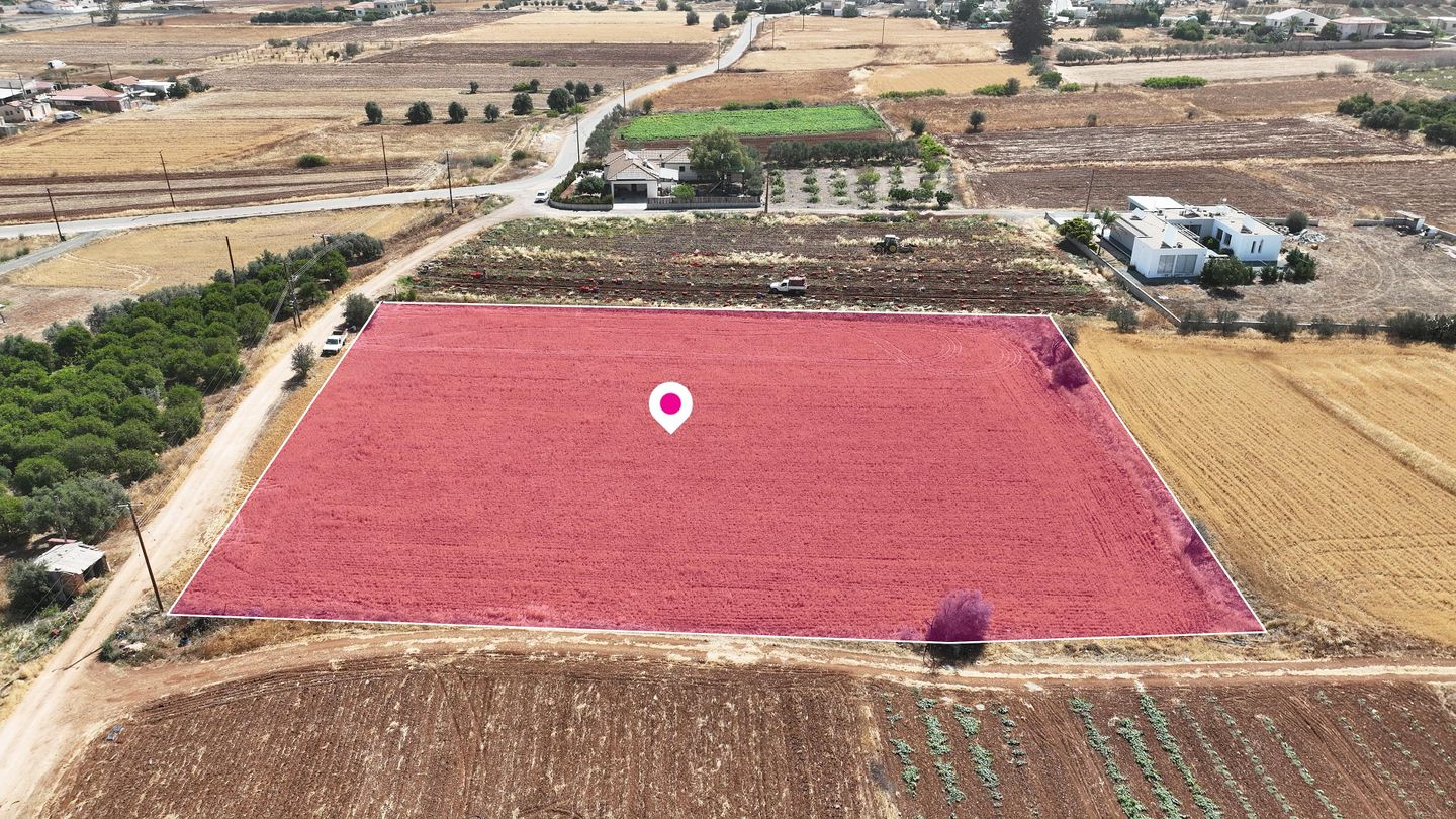 Residential field in Peristerona, Nicosia – id S5555