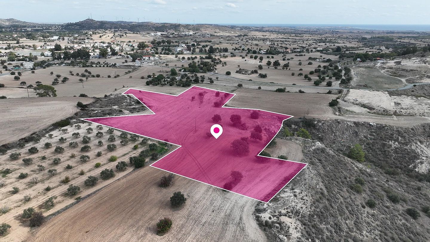 Residential field located in Anglisides, Larnaca – id S40569