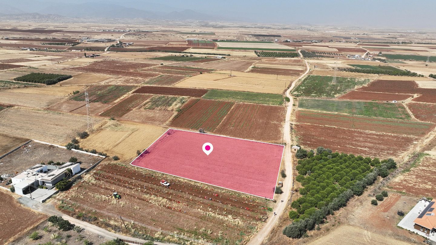 Residential field in Peristerona, Nicosia – id S5555