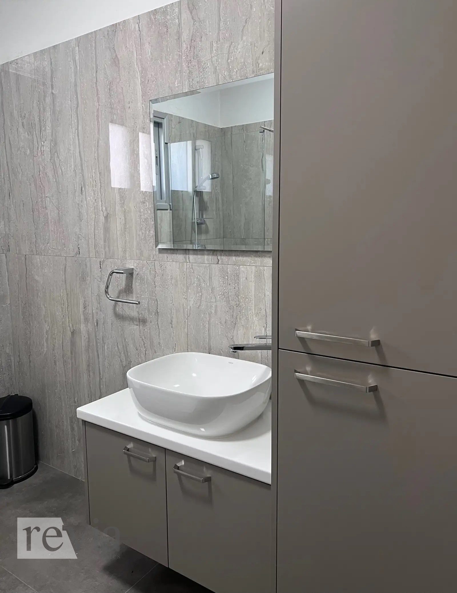 57fe1755f82a4492a1850ad9529d6878