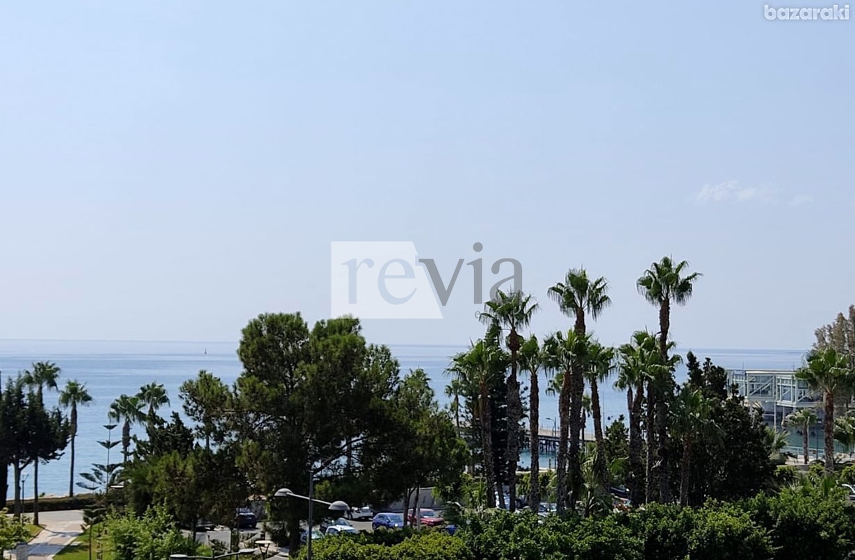 8293d42b4f8341edacf5630b44cf3a5f