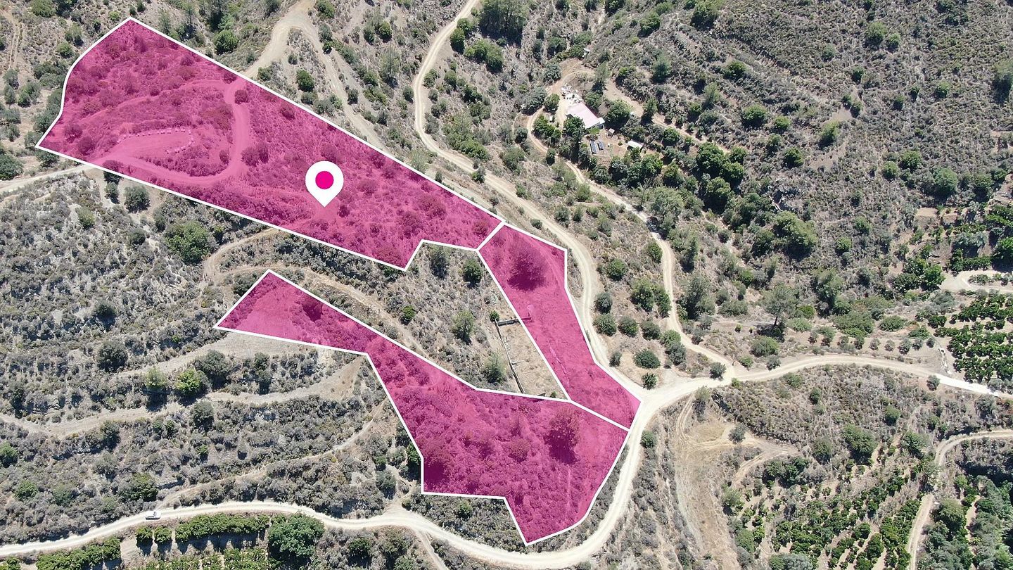 Three adjacent fields, Dierona, Limassol – id S45624