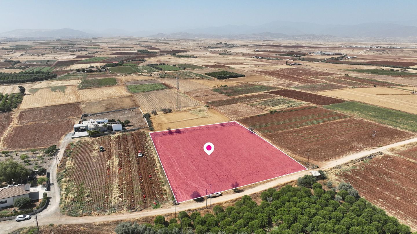 Residential field in Peristerona, Nicosia – id S5555