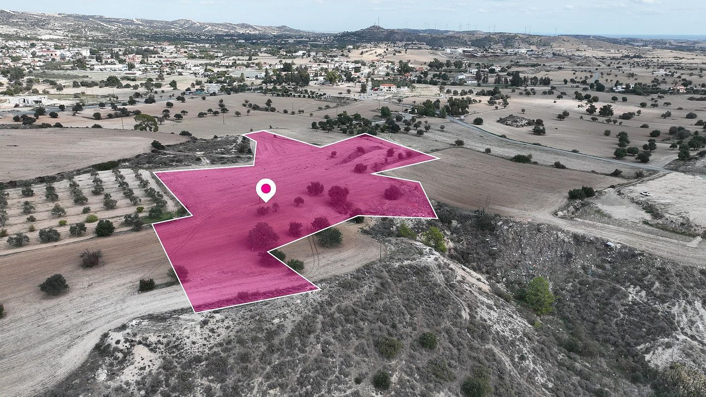 Residential field located in Anglisides, Larnaca – id S40569