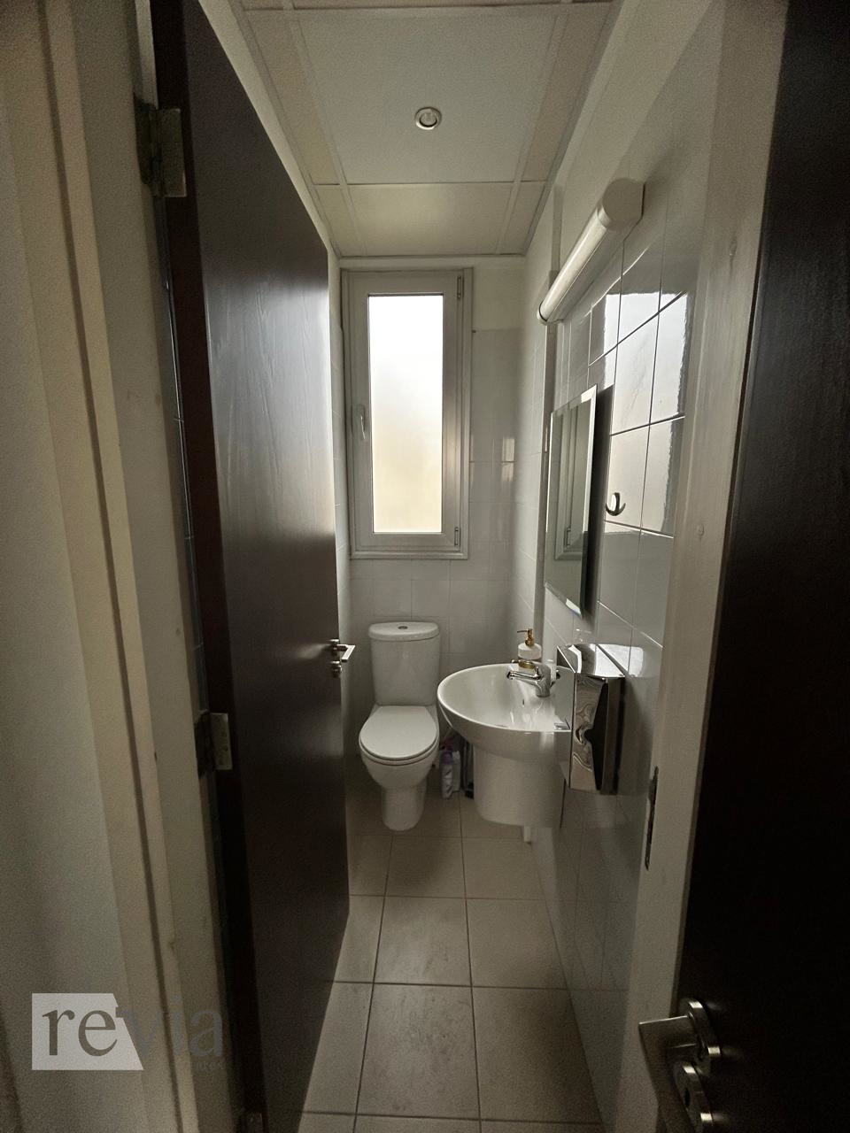 e5d17568aa8643eebb5f8d5b50c6429f