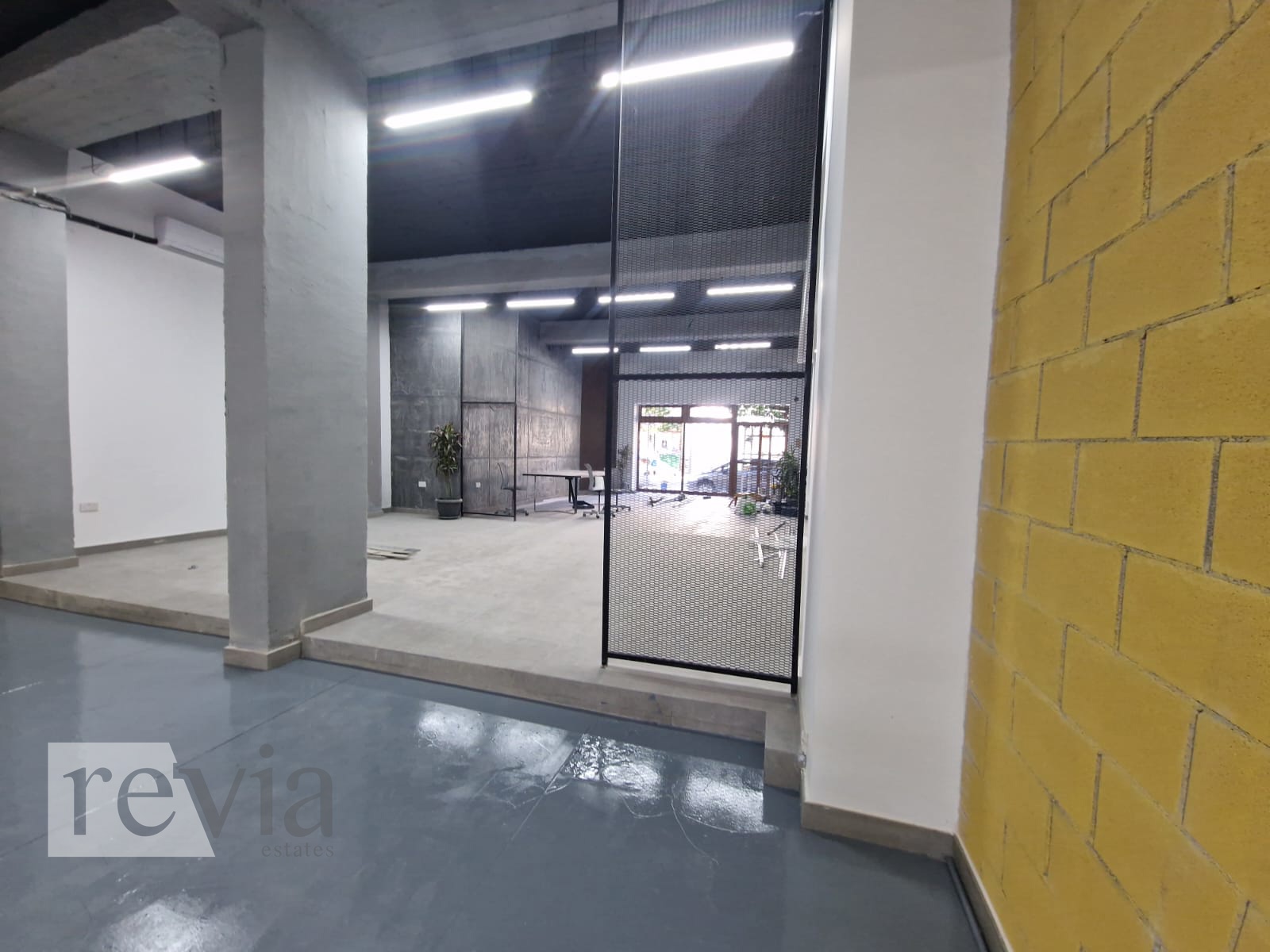 e642a224e8284f9cba81ed064c5519ea