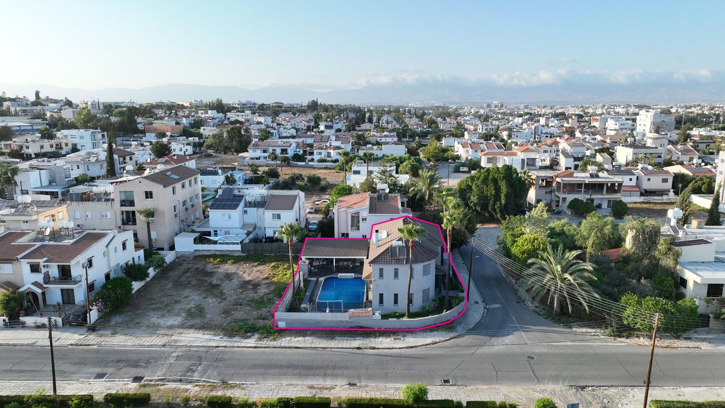 Three bedroom house in Egkomi, Nicosia – id S44051