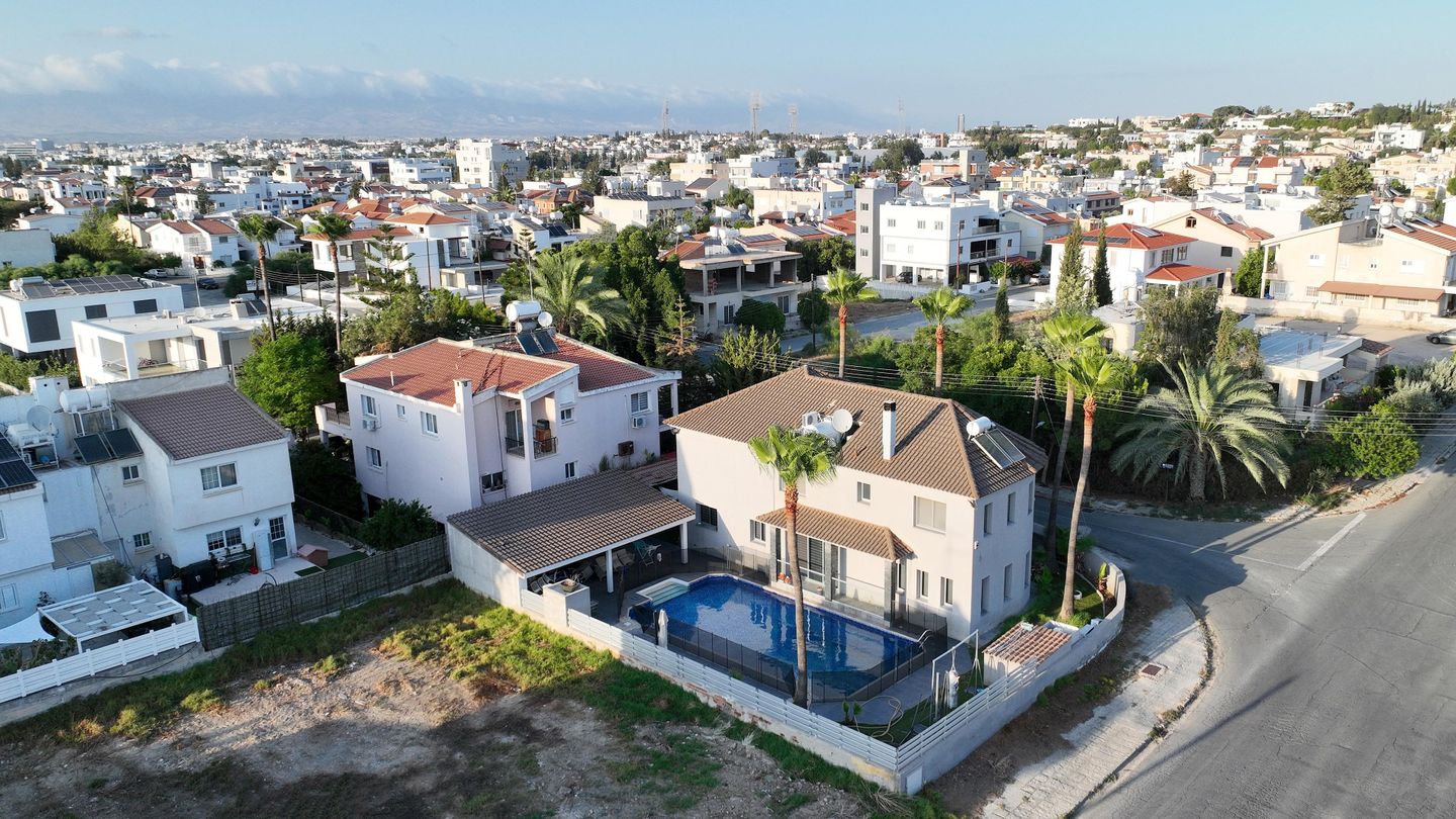 Three bedroom house in Egkomi, Nicosia – id S44051
