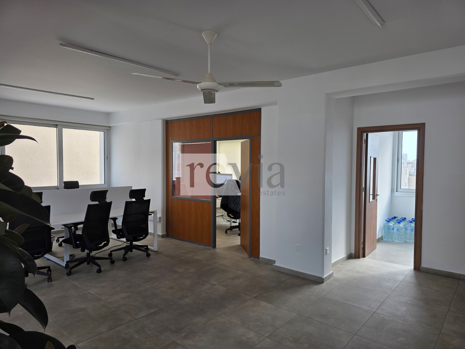 2112377 – Office For rent, Limassol City, 125 sq.m., €2.750