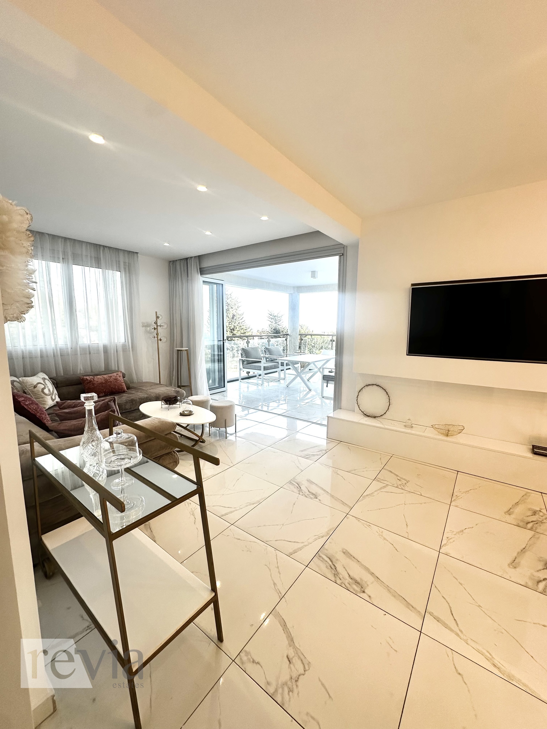 5b3bd21d858b49dea8ad82f96e5bdb74