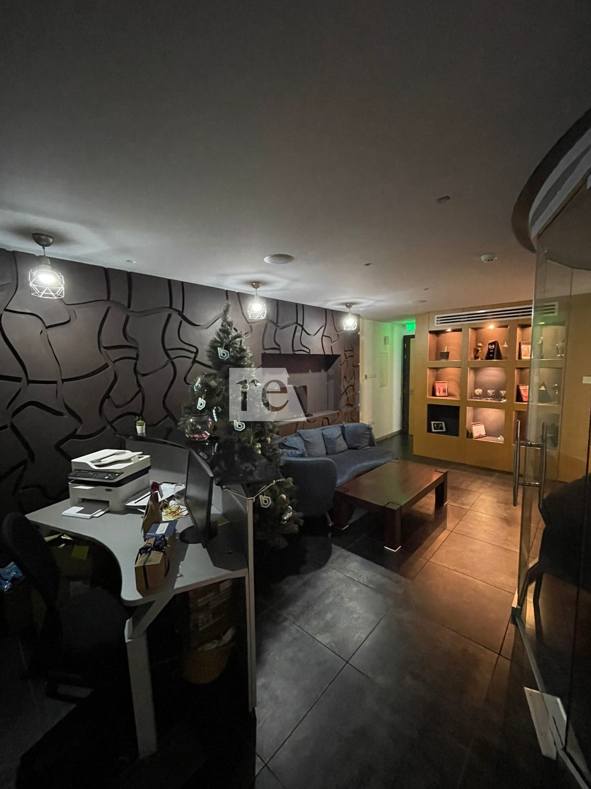 5f04bf05cba64e6b901afec706c7186d