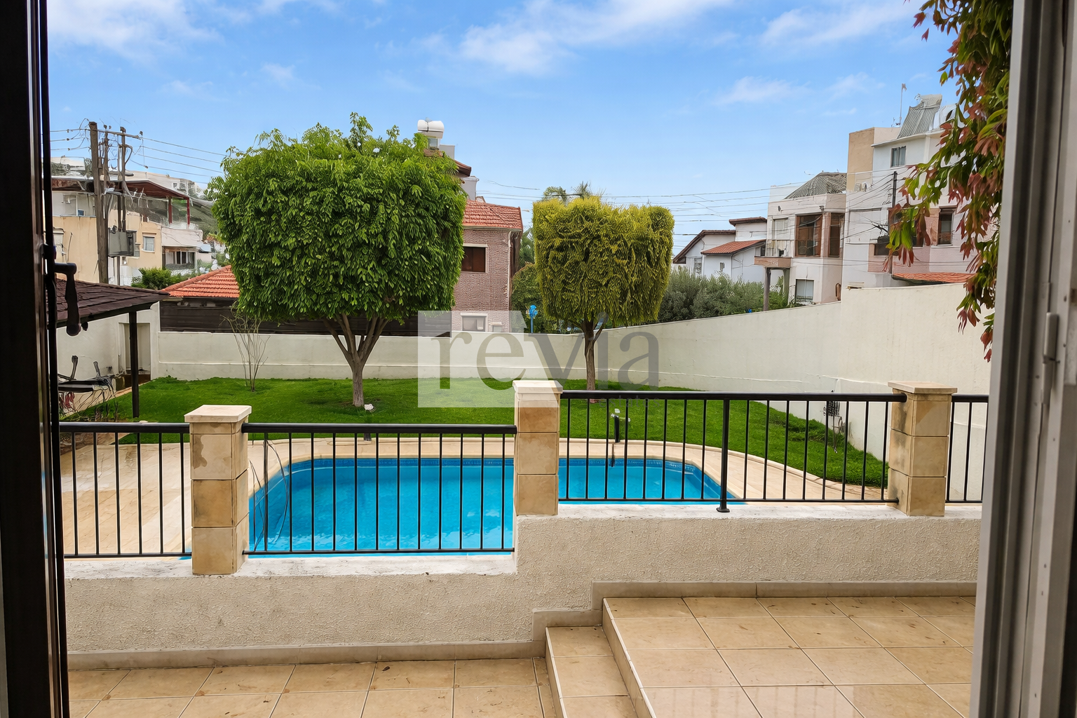 842e4f02ee3f45f5badaf6b156bb7355