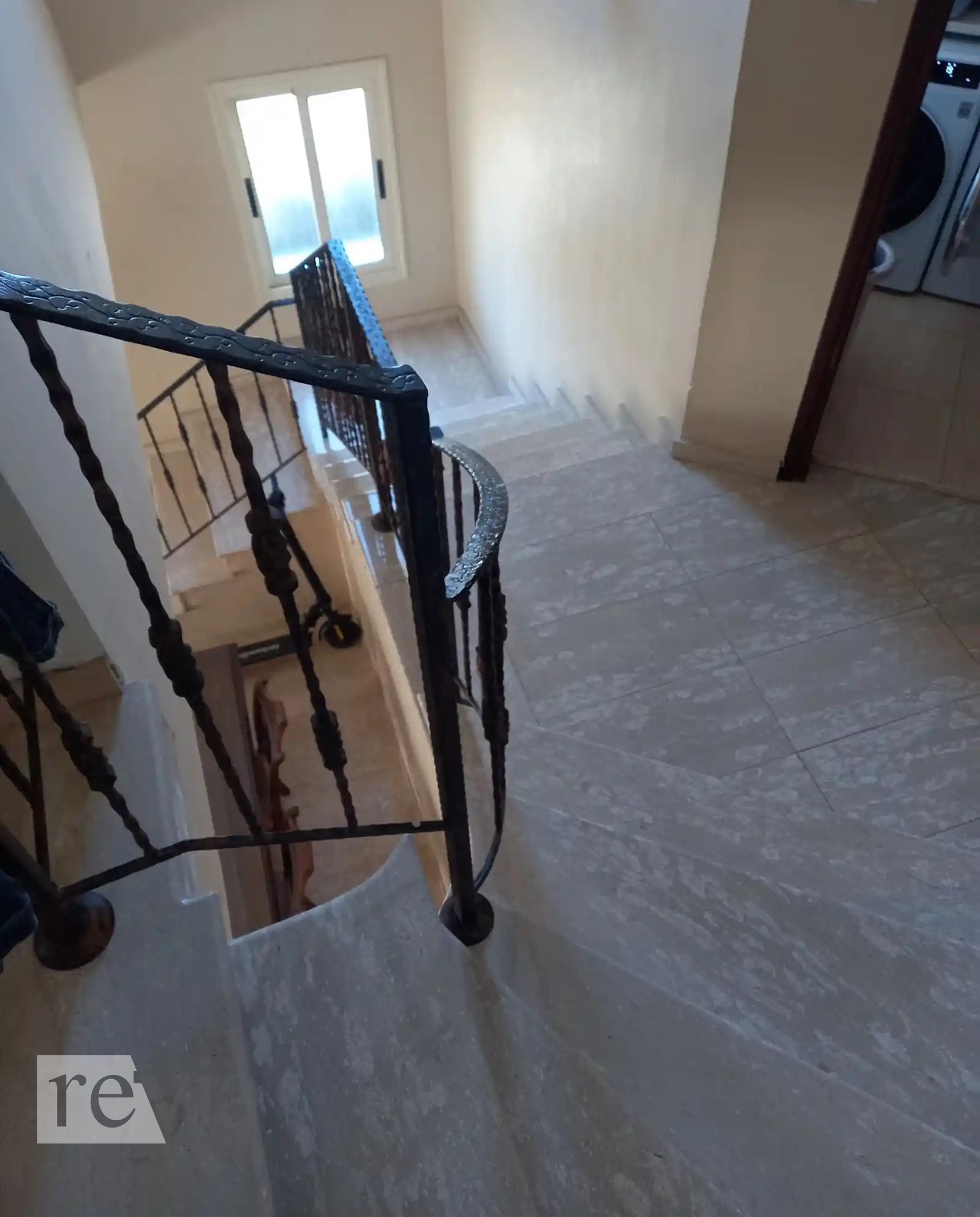 8b18522ae4fb43d5a0877350a2bc4759