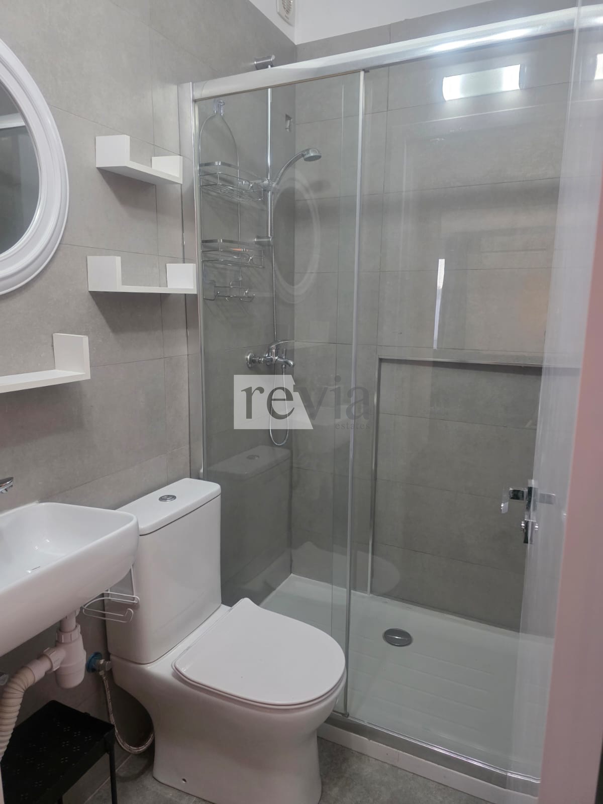 90d7096a2b394d9aab63abe381e9e3a4