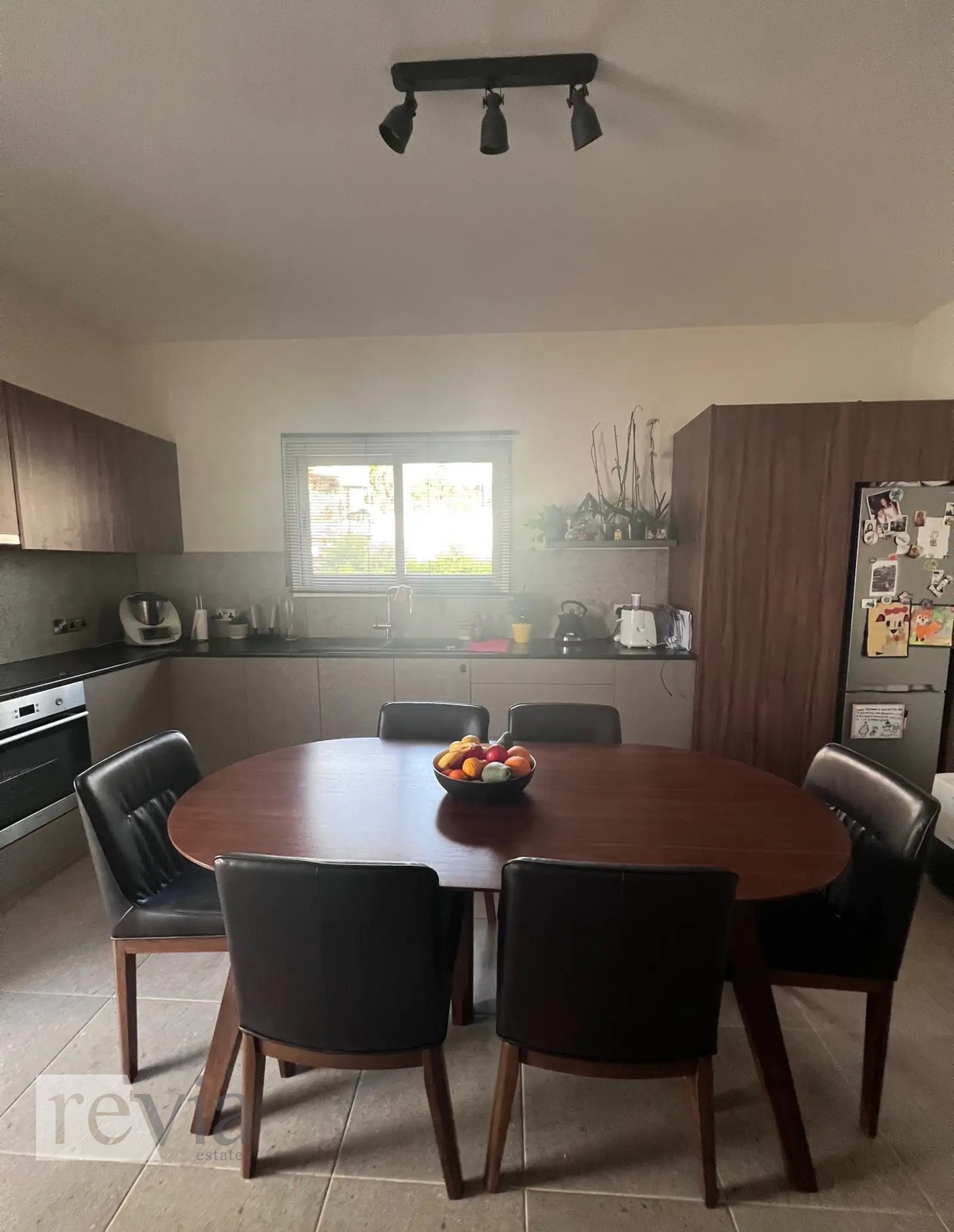 c1033209a2224d4db1a75a828b84af23