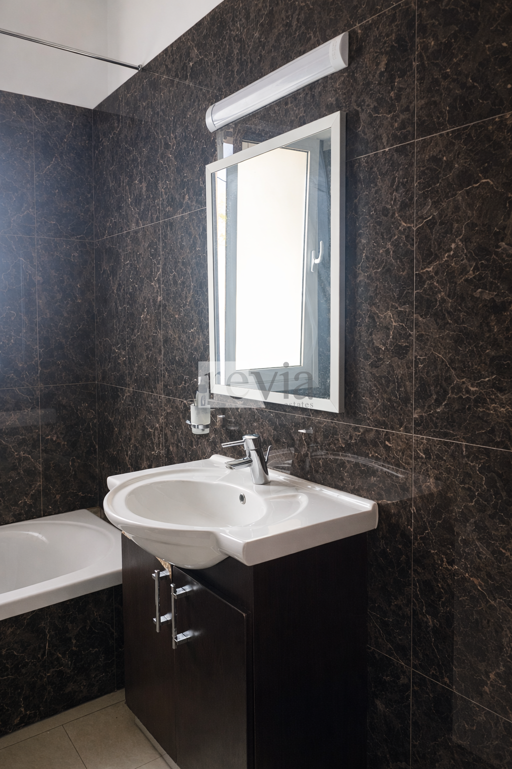 c999cf899b544898a75bf3b47b12f549