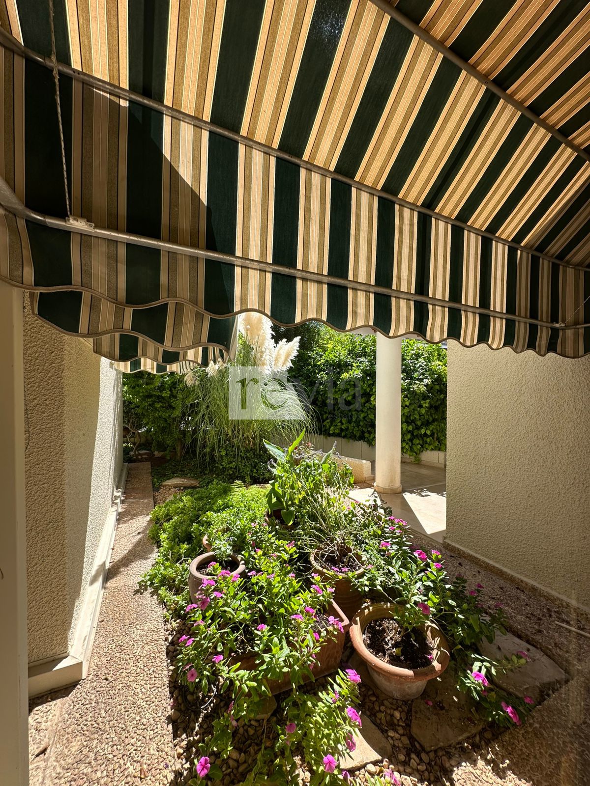 e98eda17cab946e88e687f8f2dda416c