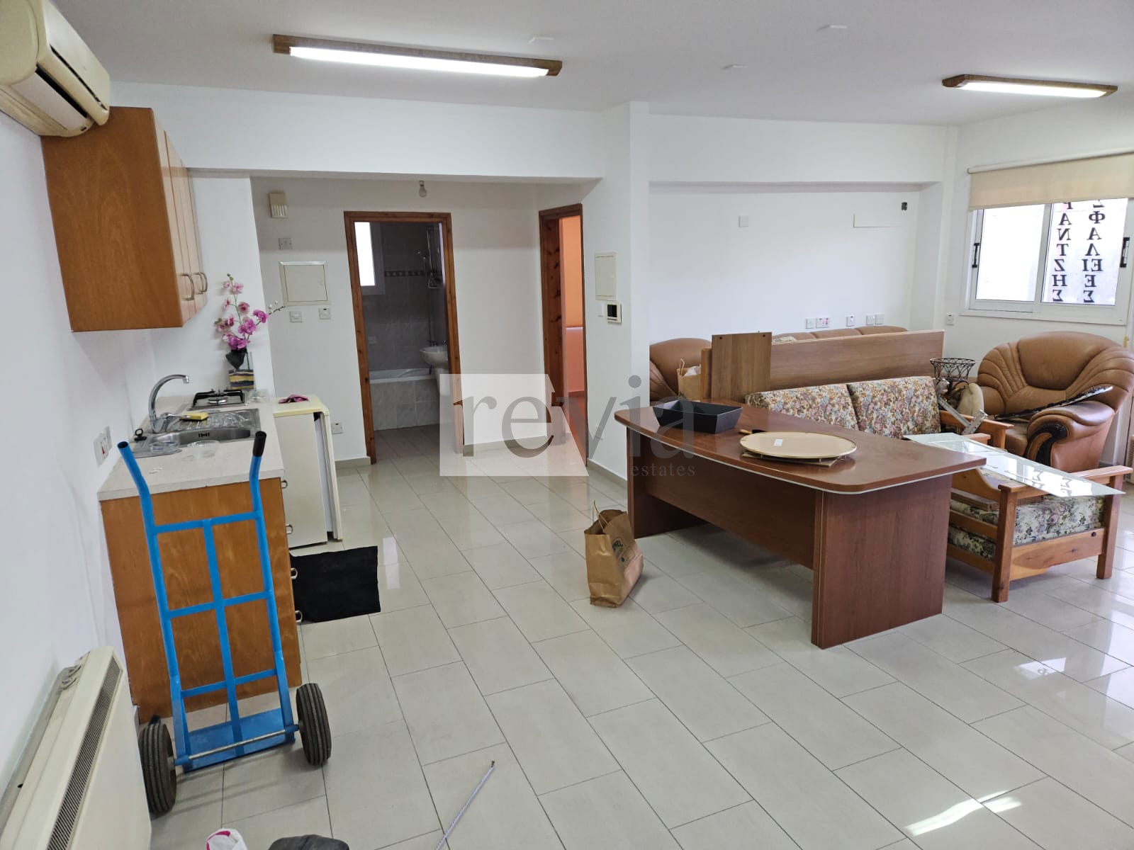 f63e8658668e4942a3a4d457ed4490bb