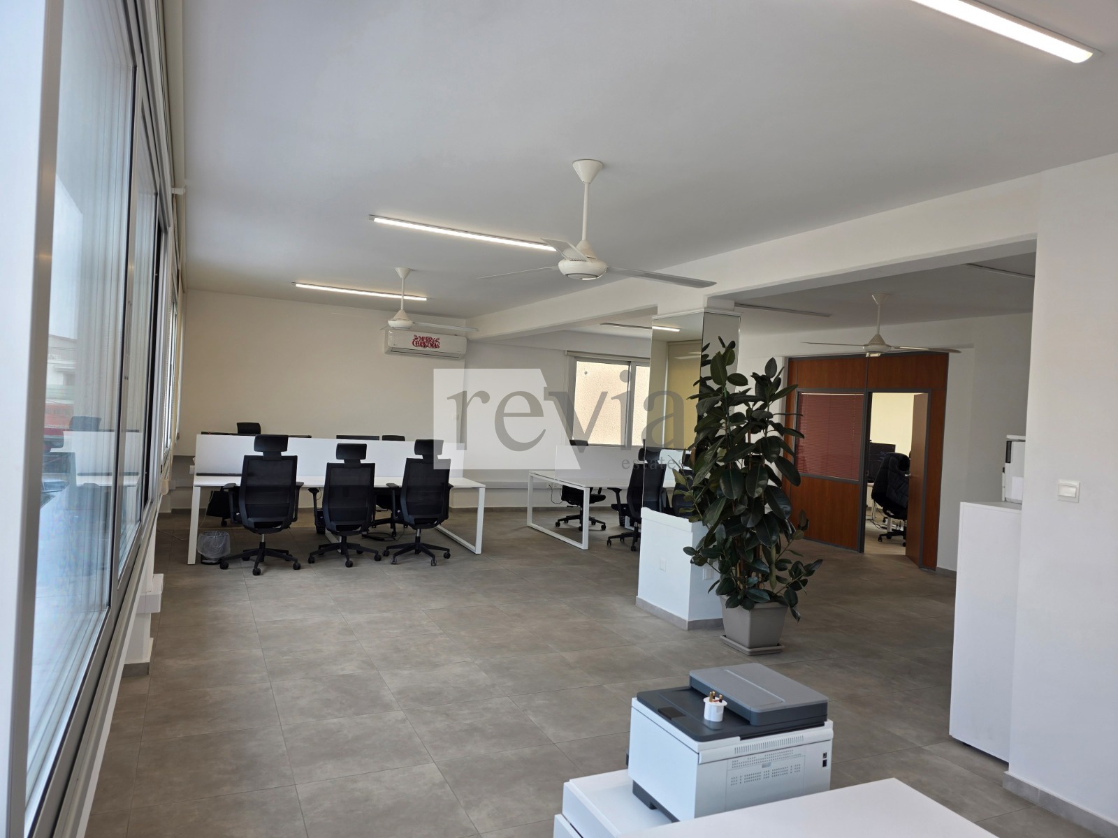 2112377 – Office For rent, Limassol City, 125 sq.m., €2.750