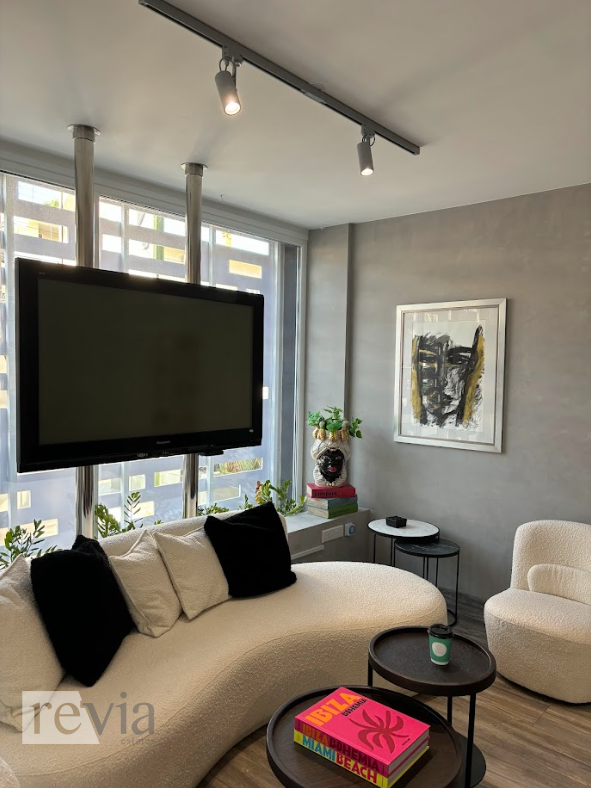 img_43c1cf63-9320-433e-be50-c79b4cff2661