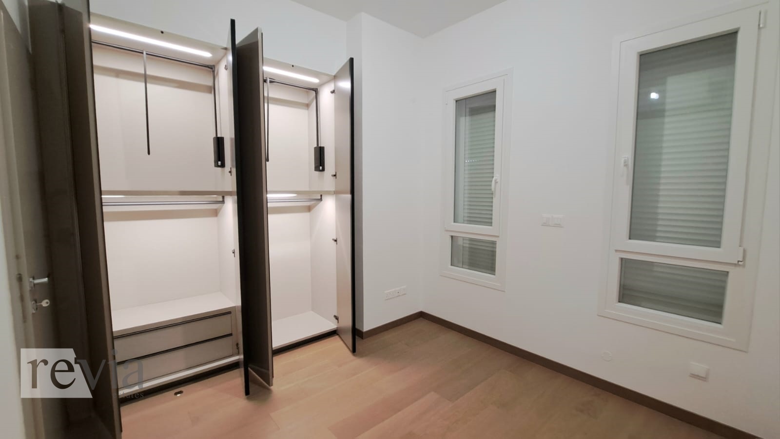 img_ac90c18a-b2b6-49db-beb1-9cb8824ed151