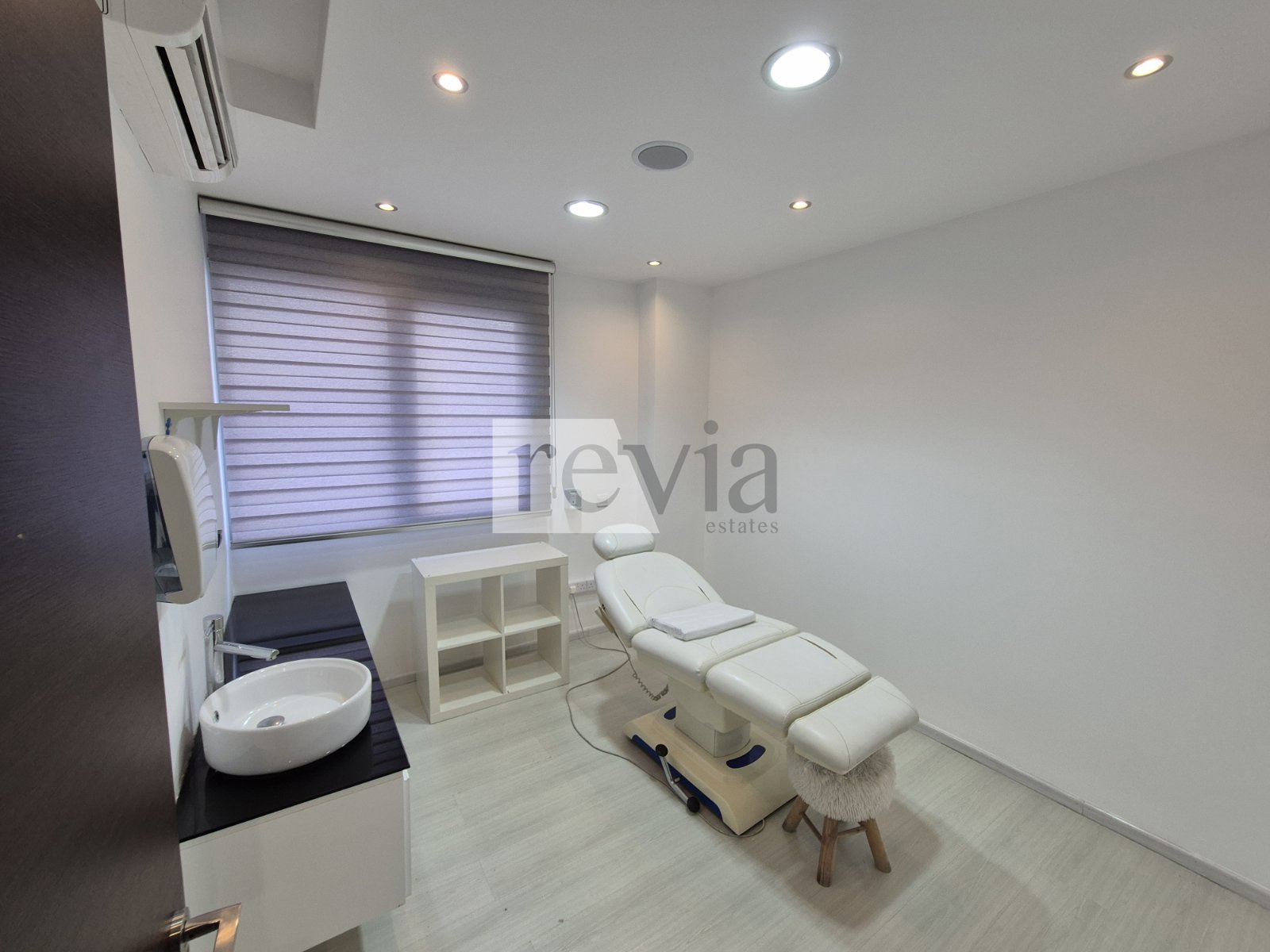 05e1ef3dcbeb44f3881d680d779b97b5