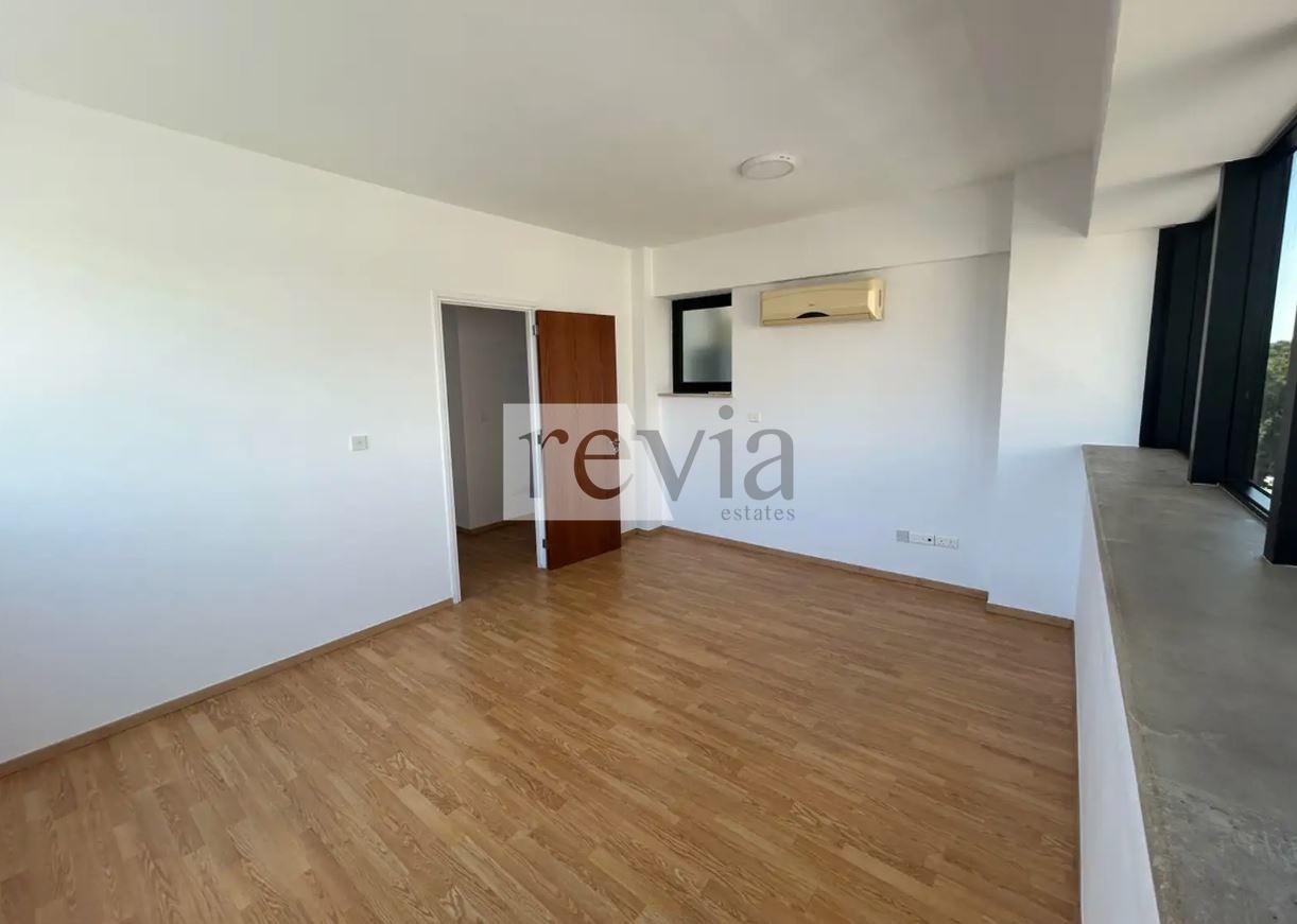 1653985 – Office For rent, Limassol City, 75 sq.m., €1.600