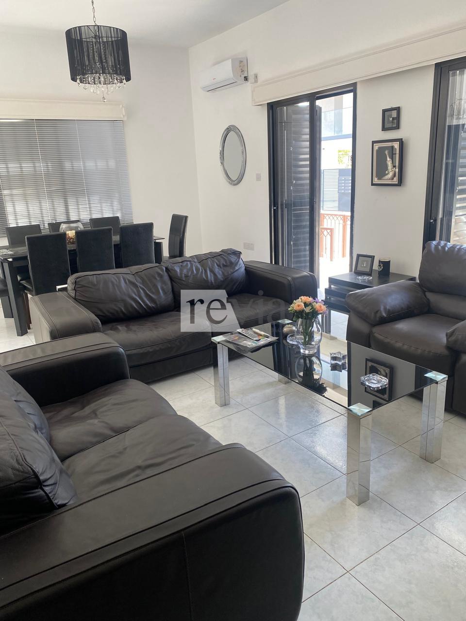 0cca057239e34d41814ce44c935bdcba