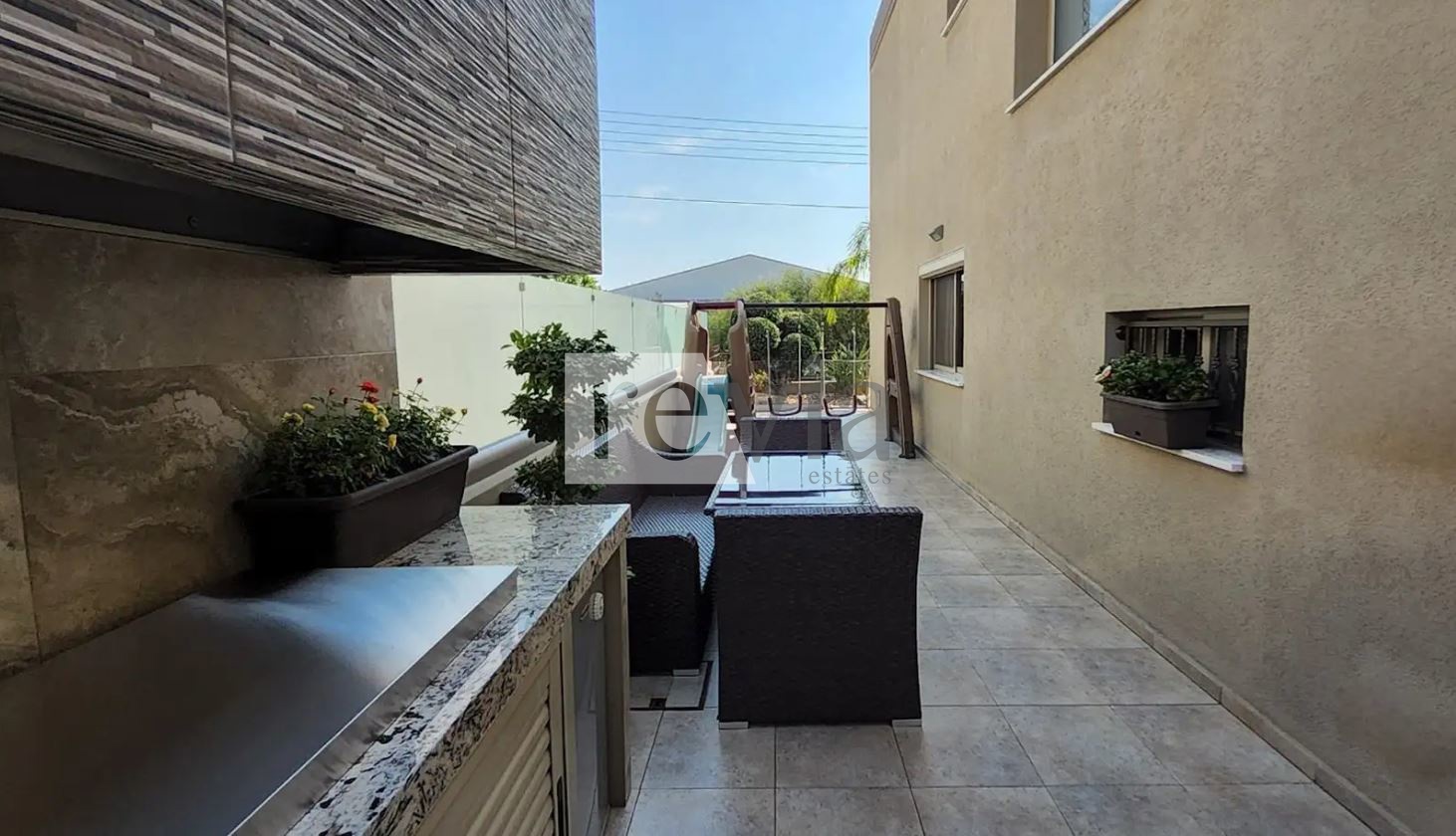 1b1108887cd349558d543902f5f33fb3