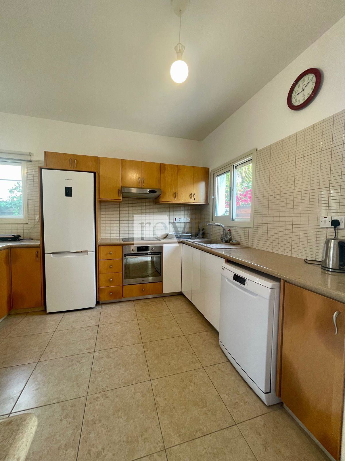 1861031 – Villa For rent, Pyrgos, 120 sq.m., €3.200