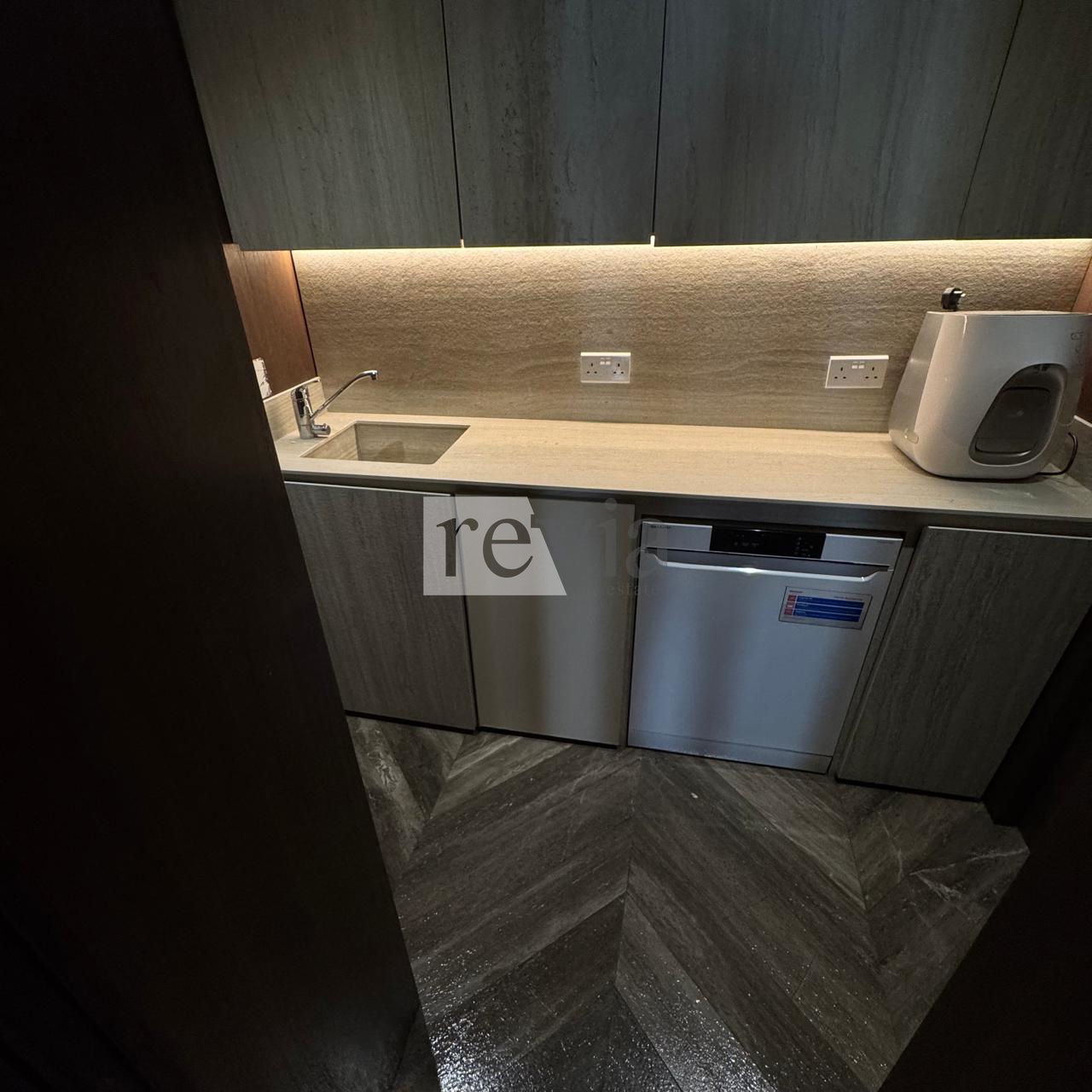 31714e386cbc42a9b61107252ff8c842