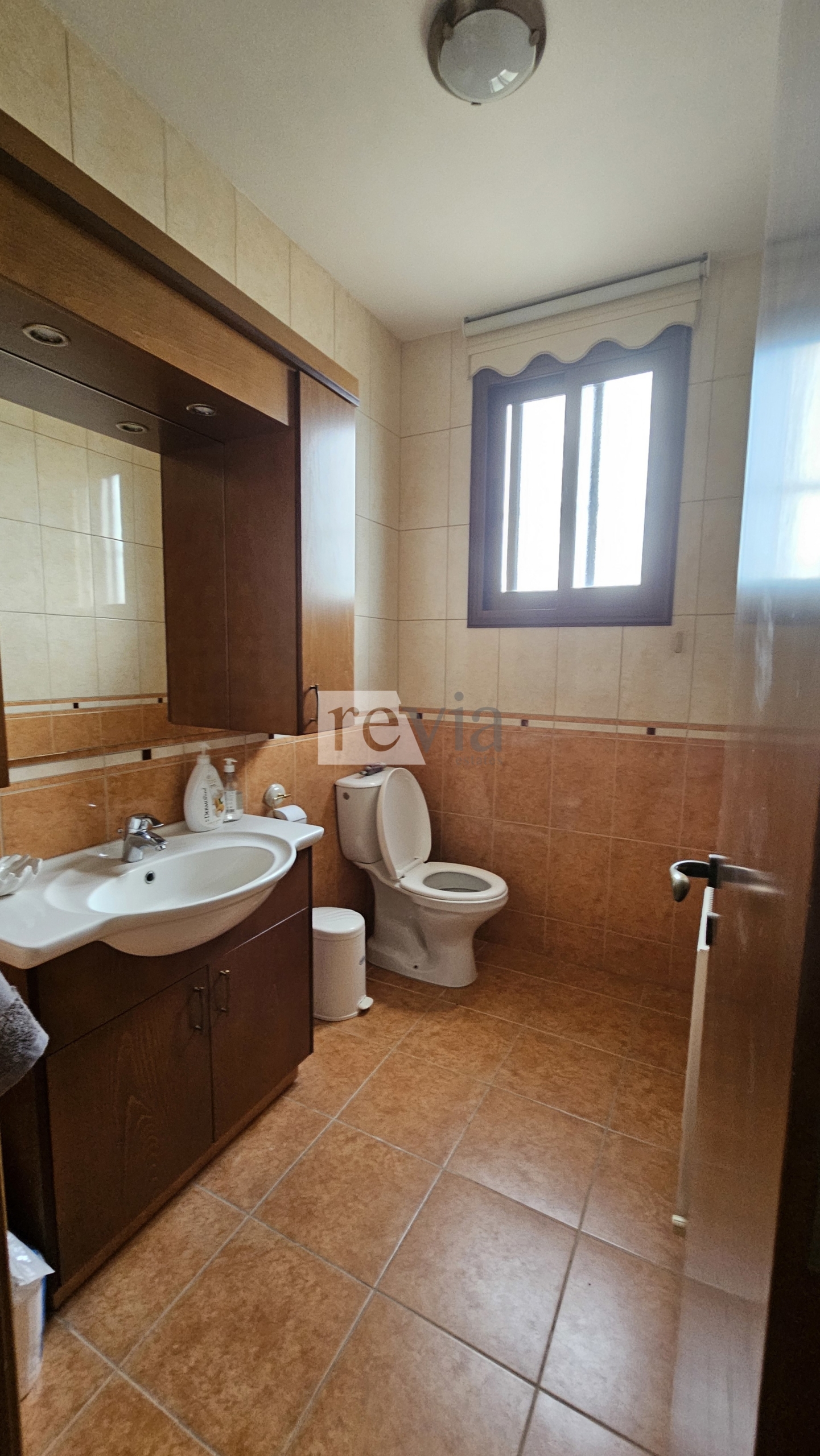 2051767 – Detached house For rent, Parekklisia, 300 sq.m., €3.100