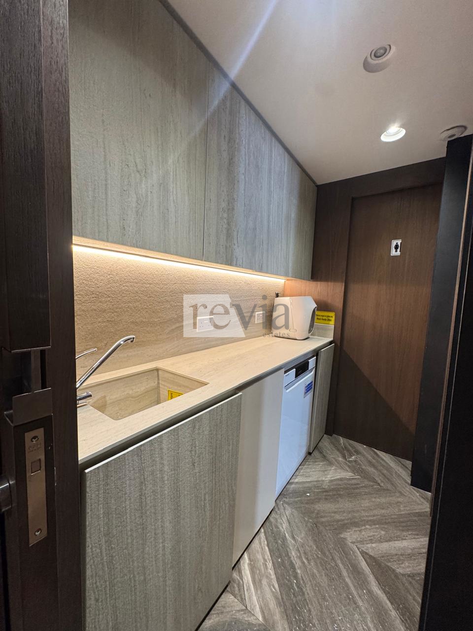 3ea6c205a83c4a55b858f72612ece9bb