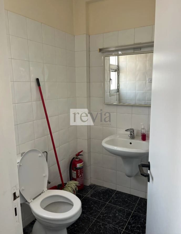 1653566 – Office For rent, Limassol City, 51 sq.m., €900