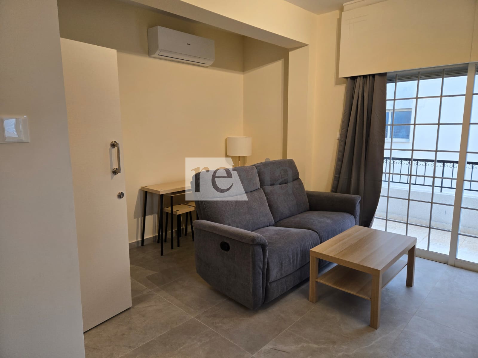 2079322 – Apartment For rent, Limassol City, 40 sq.m., €1.200