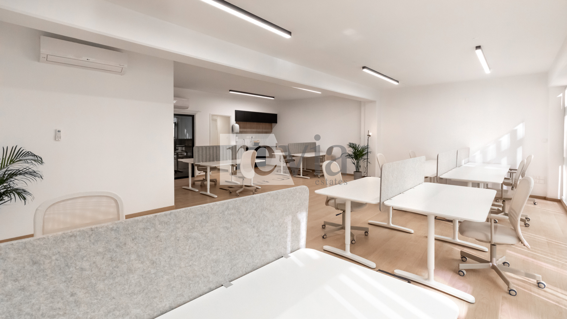 4fcc842b6305458fb1d83e5f3d60fbcb