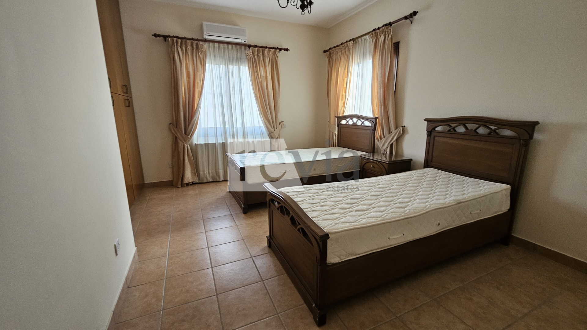 2051767 – Detached house For rent, Parekklisia, 300 sq.m., €3.100