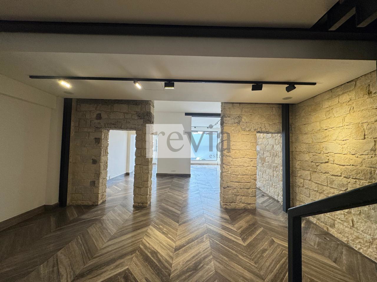 565eb026f8824479ac022a03ca4425f2