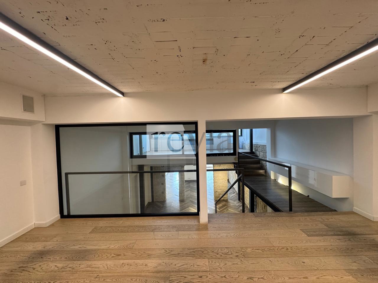 5ac2a535395d418cb1ef134079bf4203