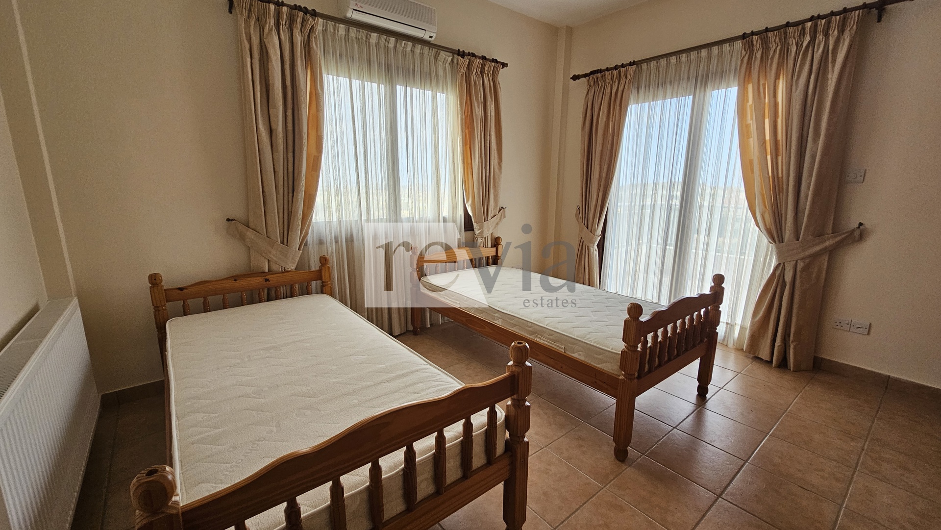 2051767 – Detached house For rent, Parekklisia, 300 sq.m., €3.100