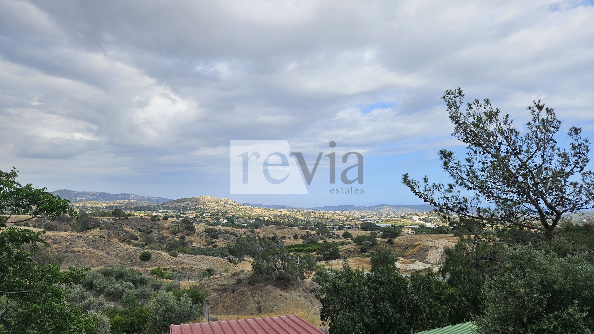 2051767 – Detached house For rent, Parekklisia, 300 sq.m., €3.100