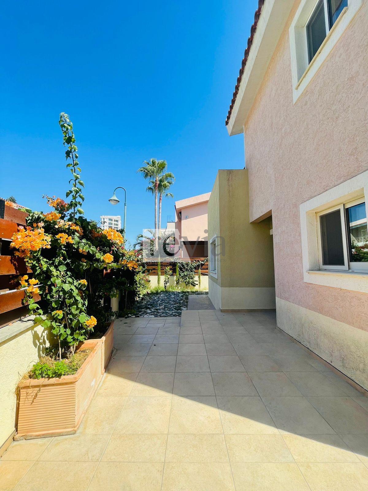 1861031 – Villa For rent, Pyrgos, 120 sq.m., €3.200