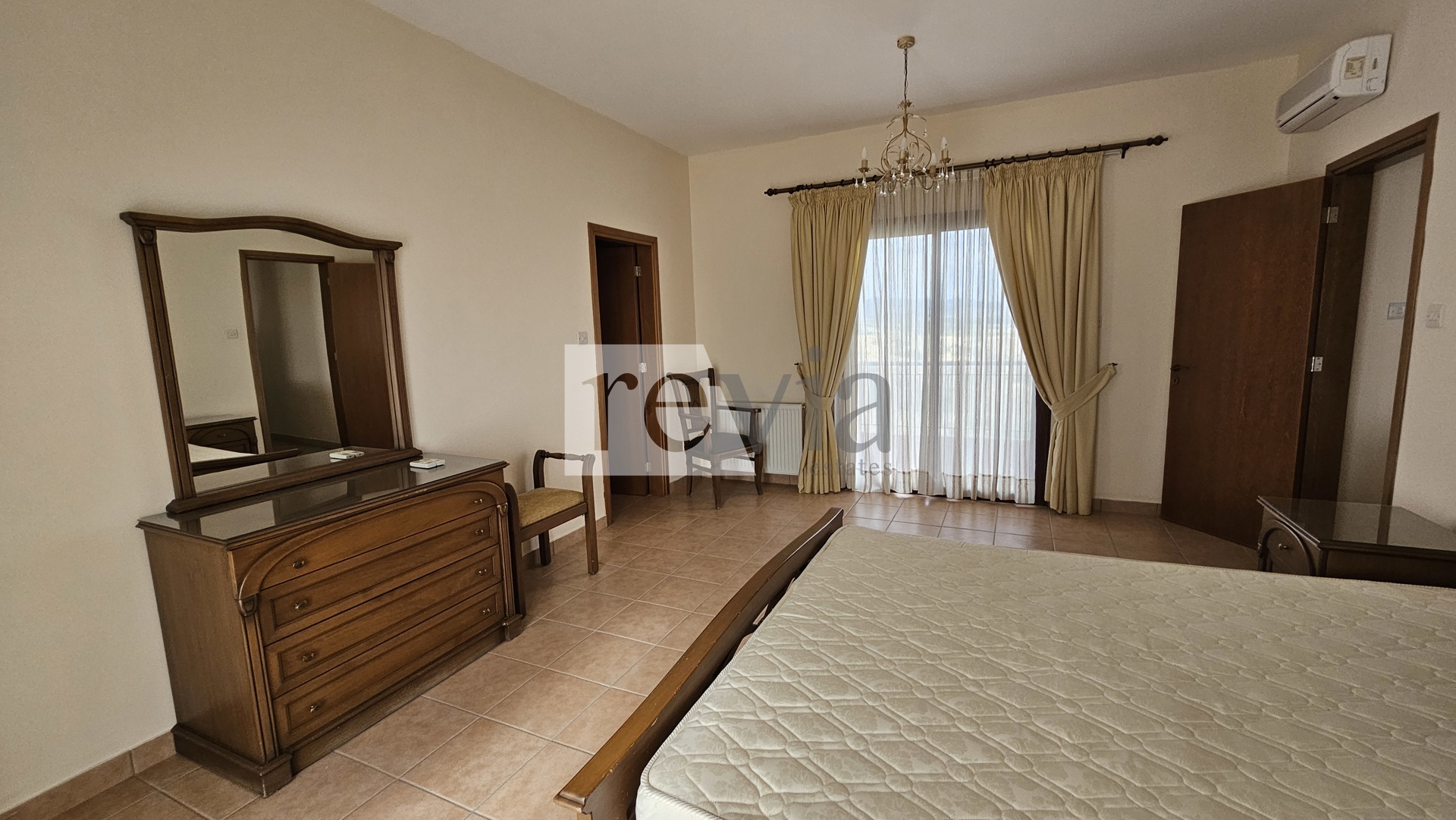 2051767 – Detached house For rent, Parekklisia, 300 sq.m., €3.100