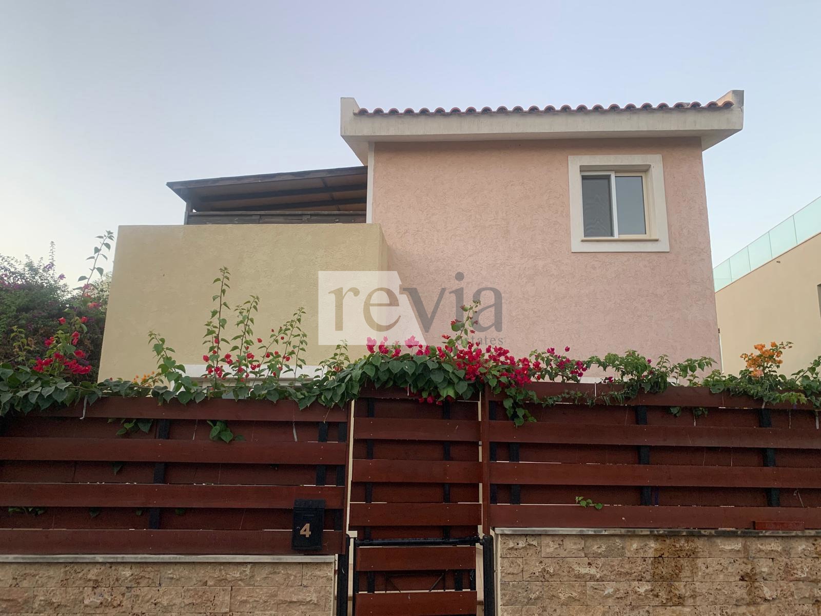 1861031 – Villa For rent, Pyrgos, 120 sq.m., €3.200