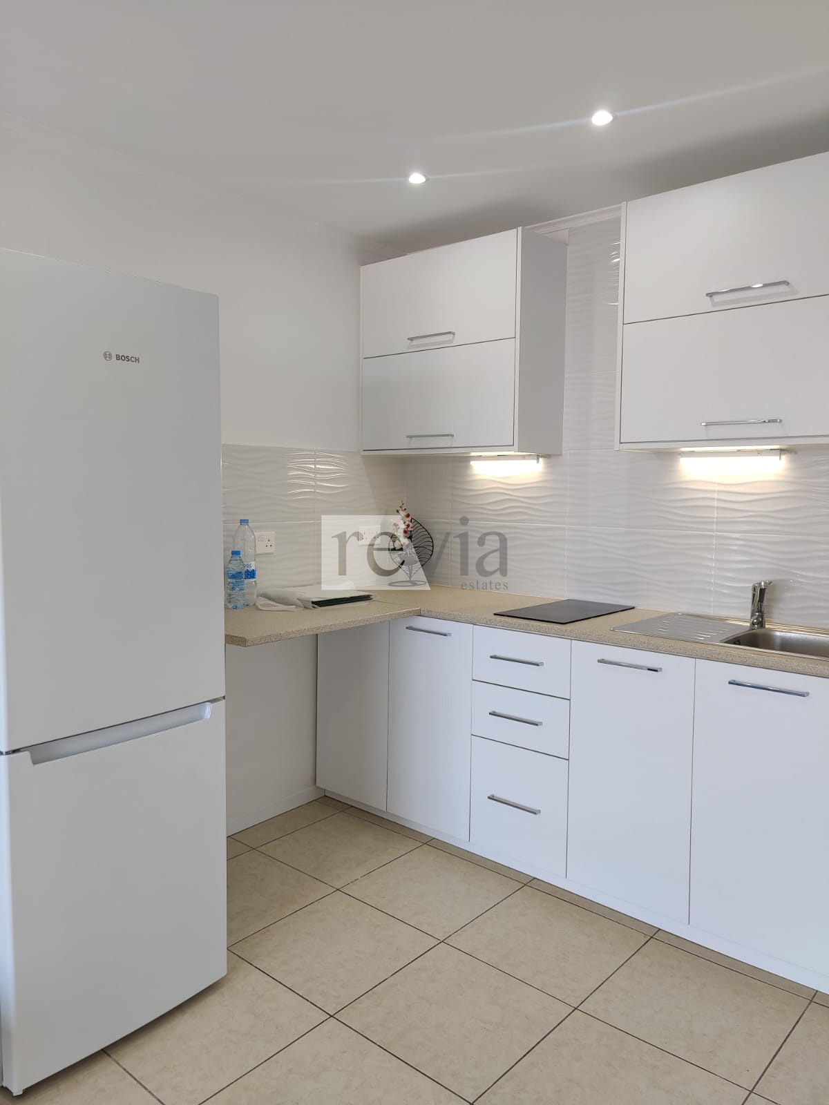 aef12b71637844e8957745cfba994298