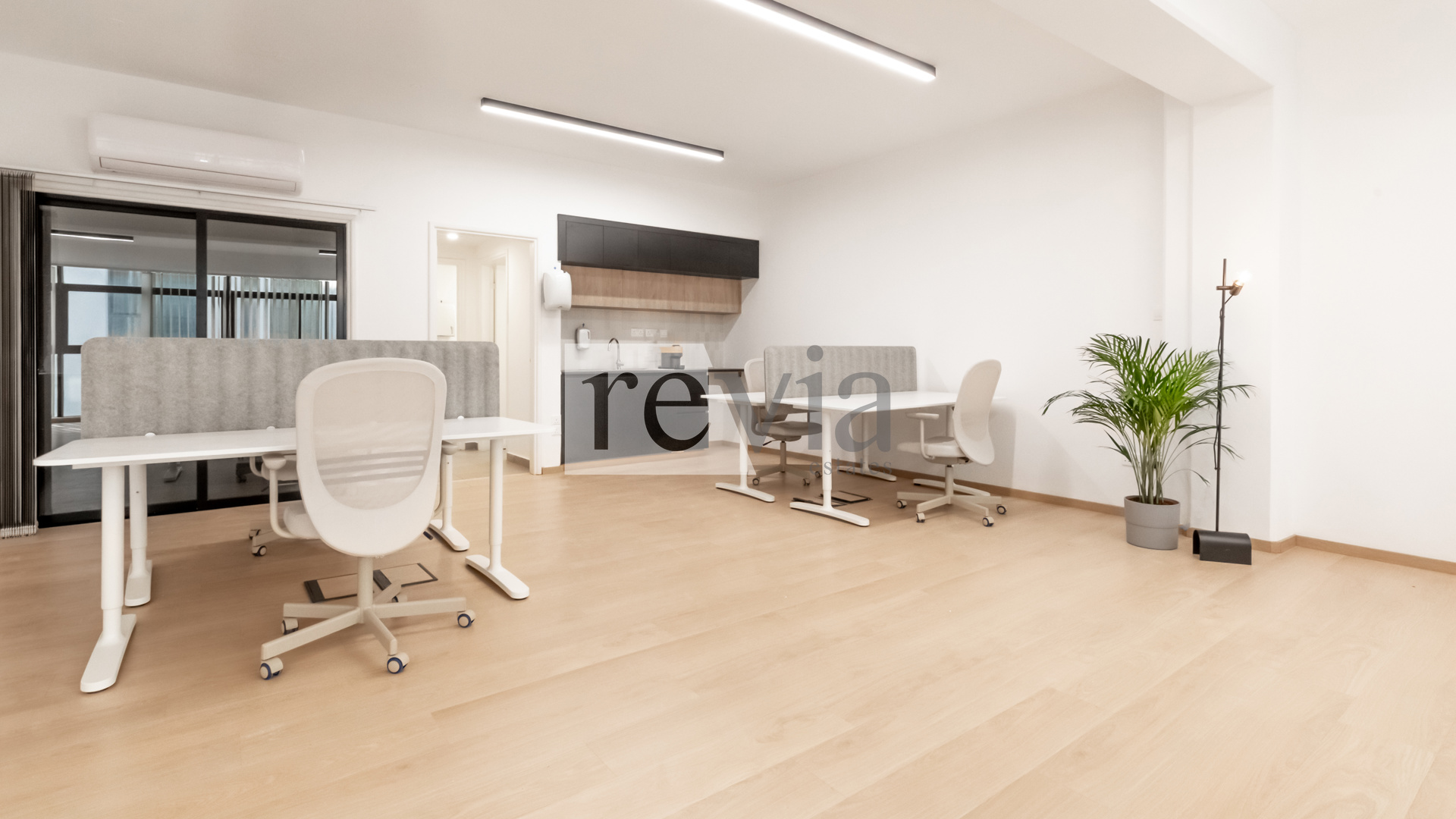 afcd3bd1043844f5991cb77f66e7cabb