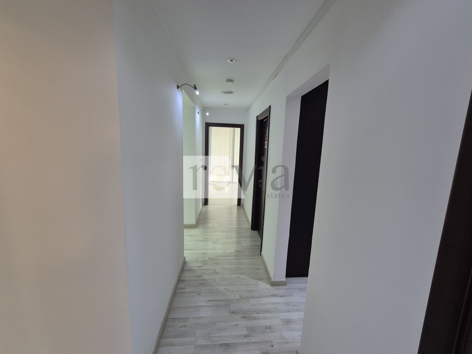 b689eac853744477a584306e2ba9a2d4