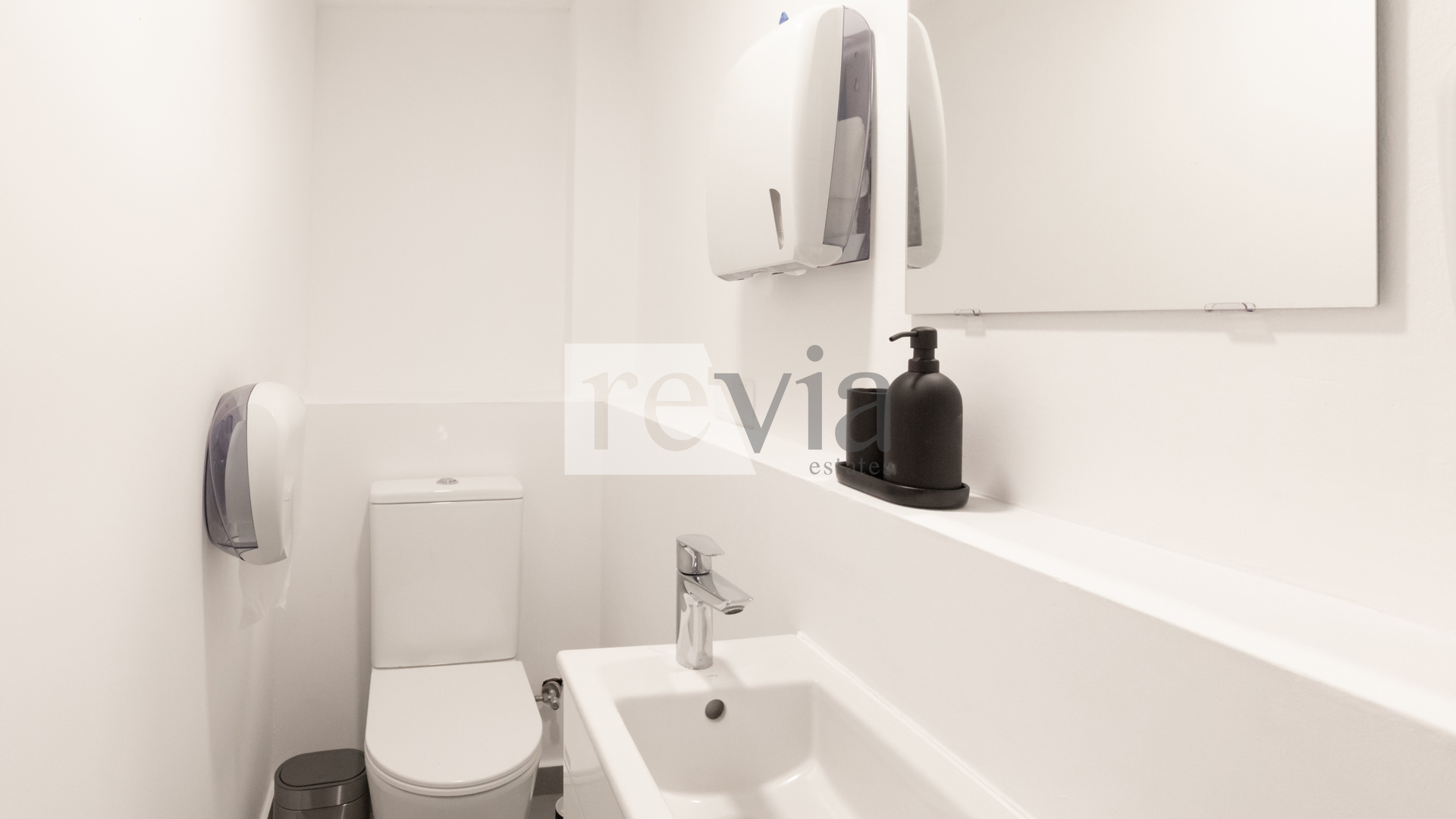 b990ab10442e4ba4aaf4e1887bfbac54