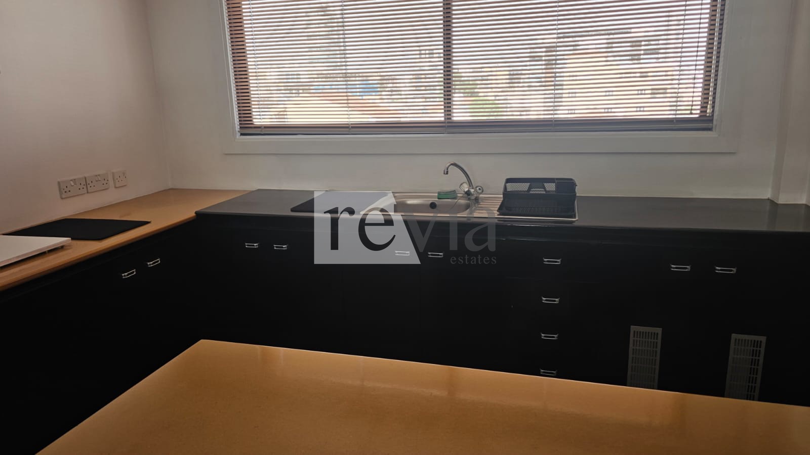 2103739 – Office For rent, Limassol City, 180 sq.m., €2.900